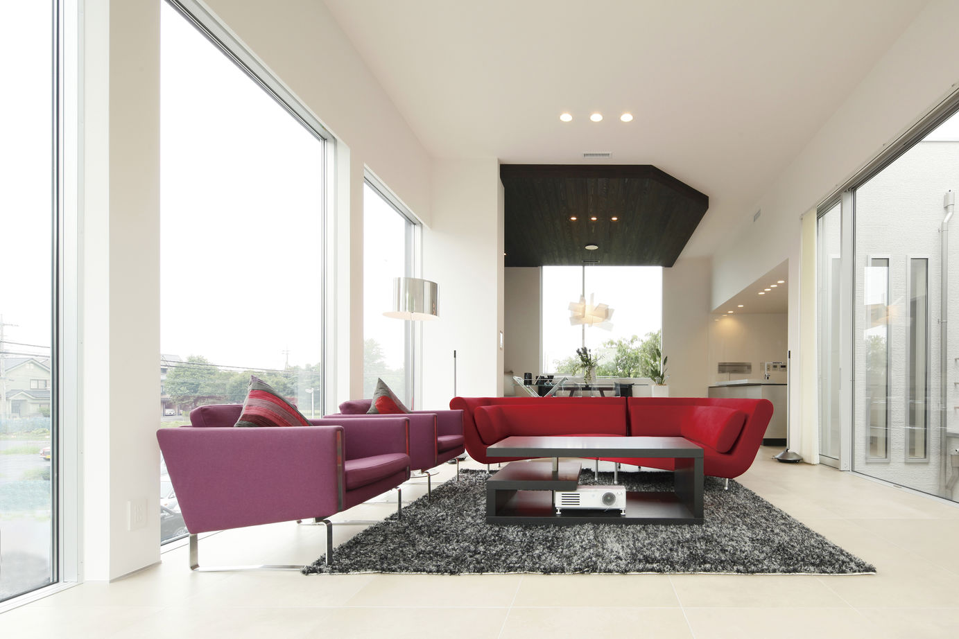 ビー・エル・ビルド　ビルド一級建築士事務所 【4000万円以上/64.3坪/ビルトインガレージ/中庭/間取り図】1階は内に、2階は外に開く寛ぎに合った注文住宅の建築実例画像3