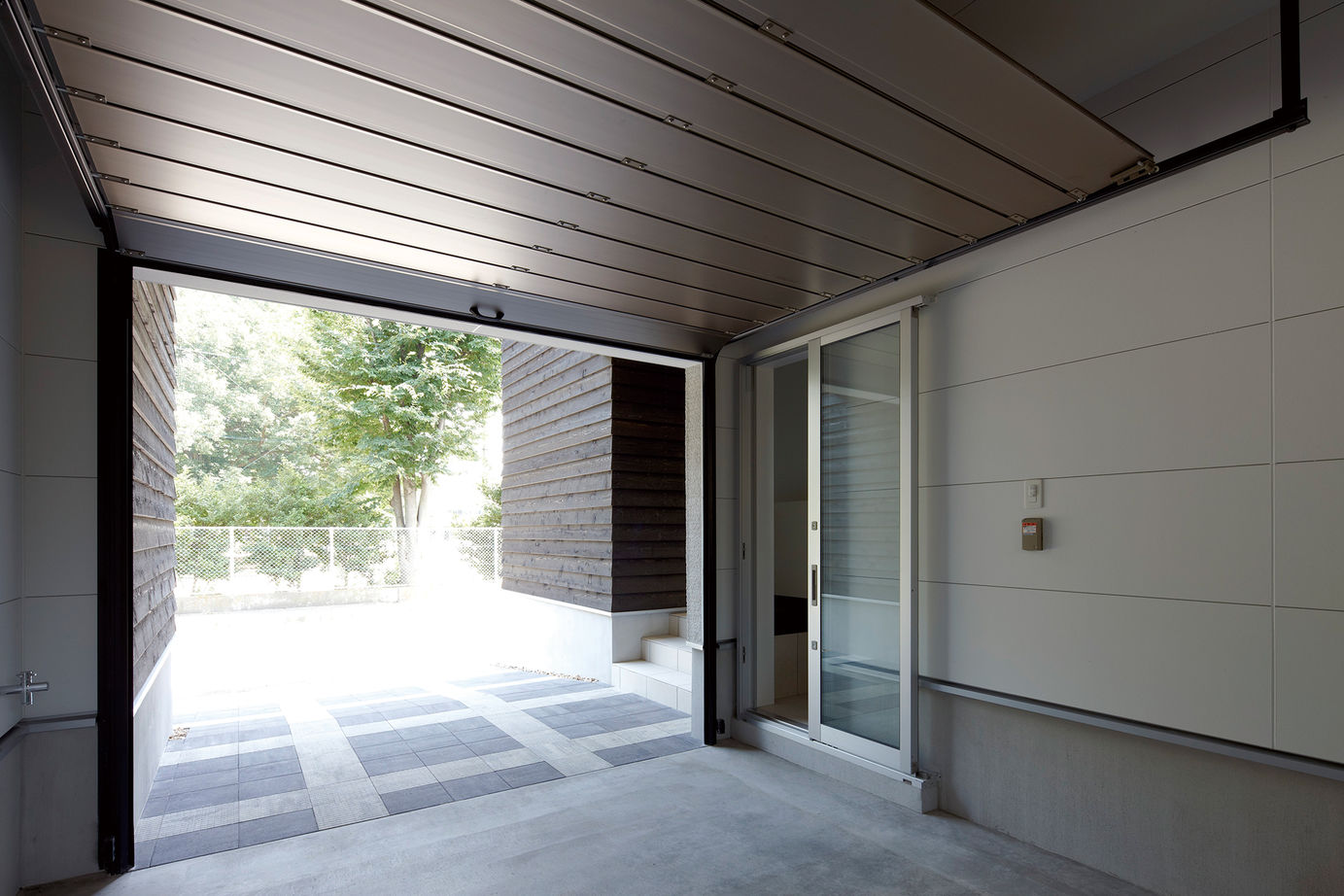 ビー・エル・ビルド　ビルド一級建築士事務所 【4000万円以上/64.3坪/ビルトインガレージ/中庭/間取り図】1階は内に、2階は外に開く寛ぎに合った注文住宅の建築実例画像12