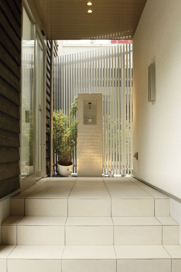 ビー・エル・ビルド　ビルド一級建築士事務所 【4000万円以上/64.3坪/ビルトインガレージ/中庭/間取り図】1階は内に、2階は外に開く寛ぎに合った注文住宅の建築実例画像20