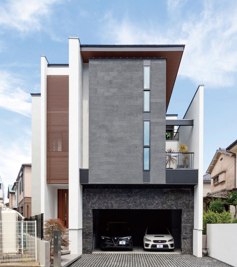 ビー・エル・ビルド　ビルド一級建築士事務所 【4000万円以上/64坪/車2台/ビルトインガレージ/変形地/間取り図】洗練された住空間の開放的な3階建て住宅の建築実例画像