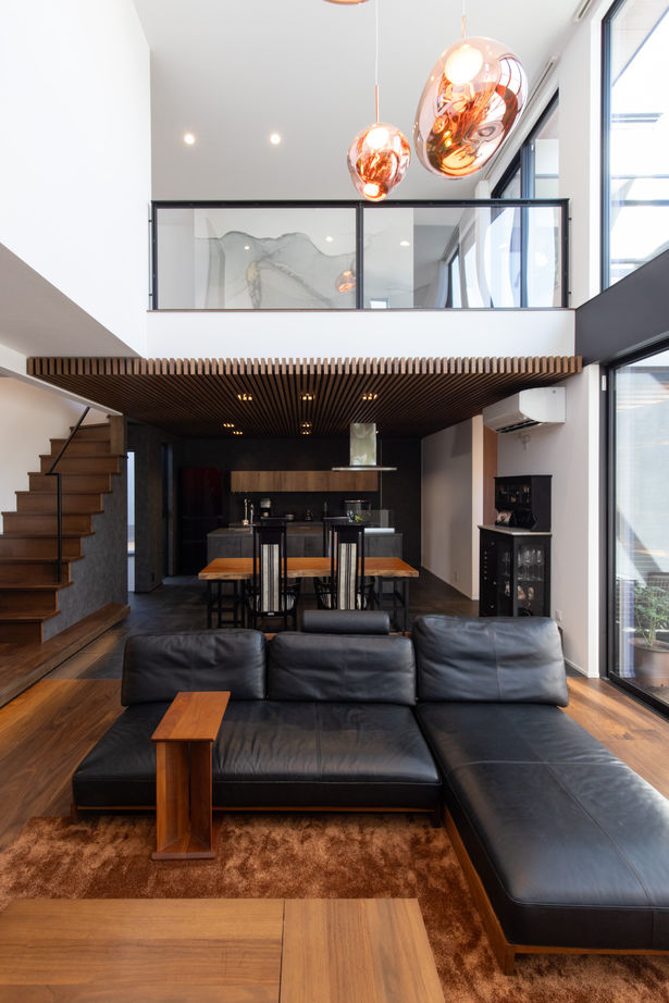 ビー・エル・ビルド　ビルド一級建築士事務所 【4000万円以上/64坪/車2台/ビルトインガレージ/変形地/間取り図】洗練された住空間の開放的な3階建て住宅の建築実例画像2