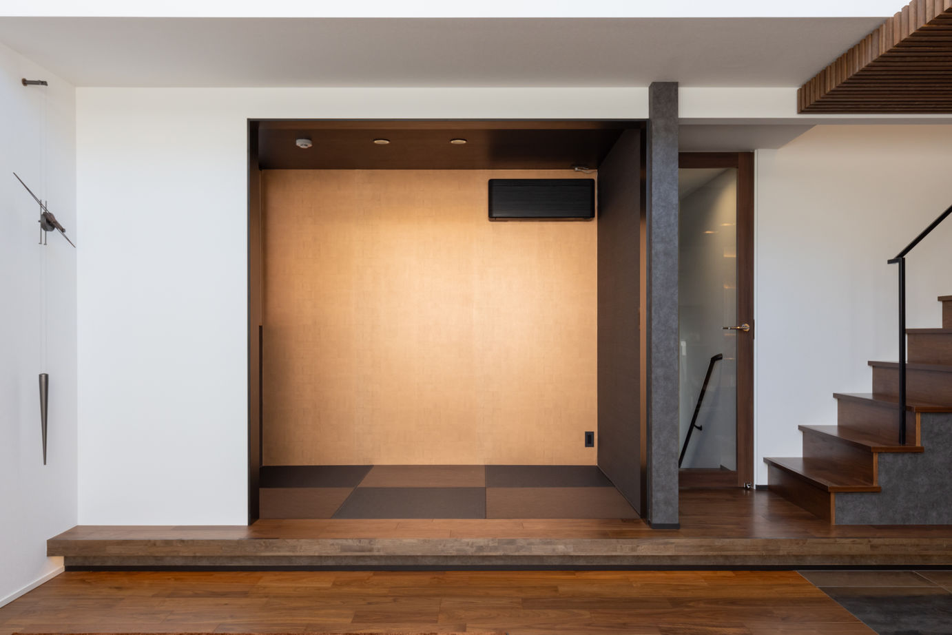 ビー・エル・ビルド　ビルド一級建築士事務所 【4000万円以上/64坪/車2台/ビルトインガレージ/変形地/間取り図】洗練された住空間の開放的な3階建て住宅の建築実例画像5