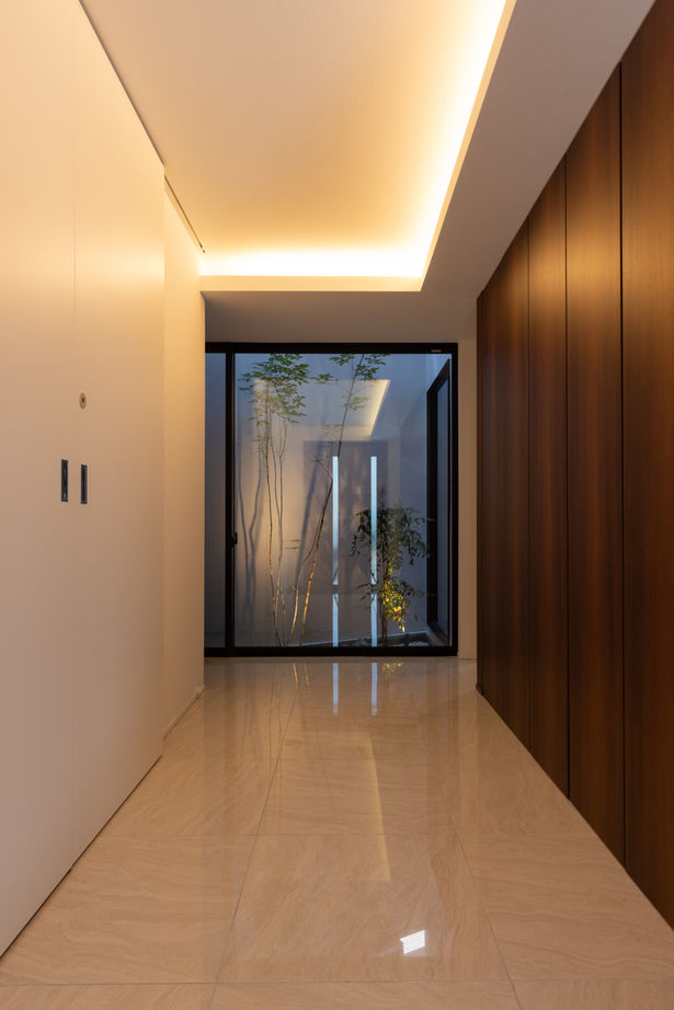 ビー・エル・ビルド　ビルド一級建築士事務所 【4000万円以上/64坪/車2台/ビルトインガレージ/変形地/間取り図】洗練された住空間の開放的な3階建て住宅の建築実例画像8