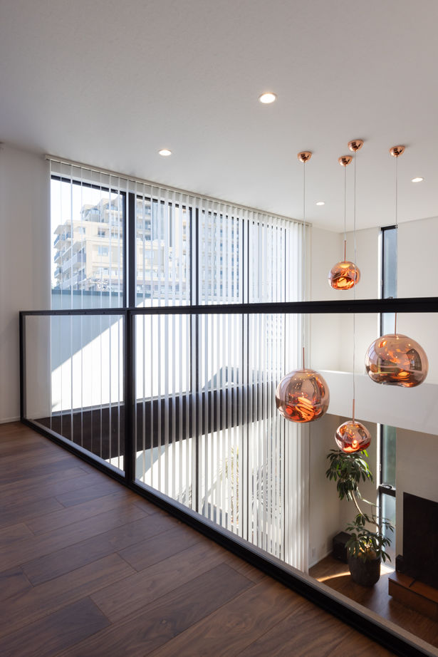 ビー・エル・ビルド　ビルド一級建築士事務所 【4000万円以上/64坪/車2台/ビルトインガレージ/変形地/間取り図】洗練された住空間の開放的な3階建て住宅の建築実例画像15