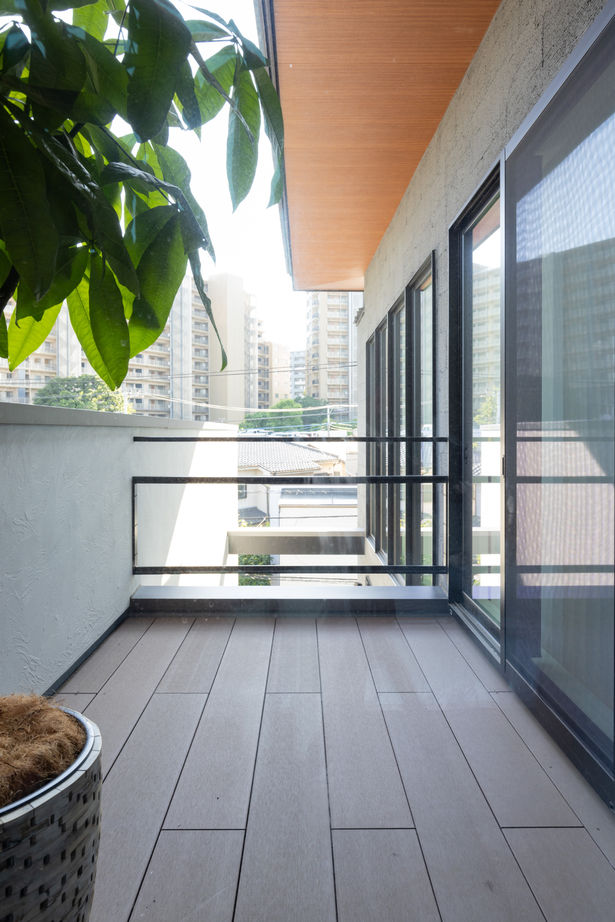 ビー・エル・ビルド　ビルド一級建築士事務所 【4000万円以上/64坪/車2台/ビルトインガレージ/変形地/間取り図】洗練された住空間の開放的な3階建て住宅の建築実例画像17