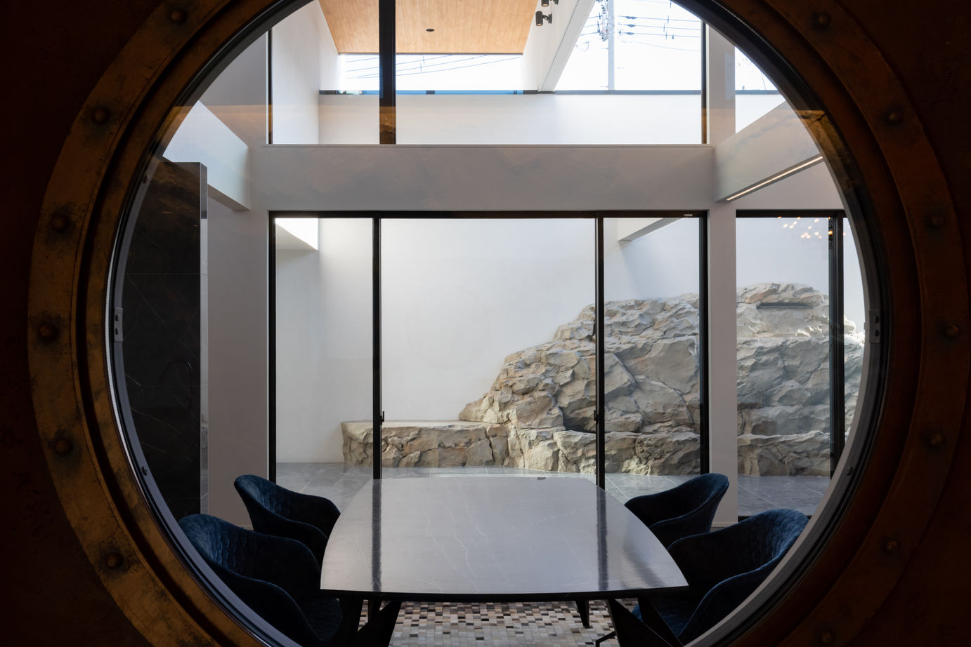 ビー・エル・ビルド　ビルド一級建築士事務所 【4000万円以上/58坪/中庭/ペット/ビルトインガレージ】モデルハウスを参考にしたリゾートホテルのような家の建築実例画像3