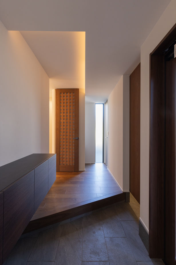 ビー・エル・ビルド　ビルド一級建築士事務所 【4000万円以上/48.3坪/幅7.5ｍ/中庭/縦長/リビング階段】プライバシーをしっかり守る開放的で奥行のある家の建築実例画像8