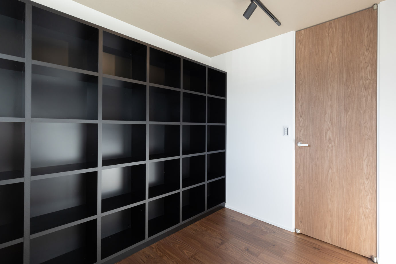 ビー・エル・ビルド　ビルド一級建築士事務所 【4000万円以上/48.3坪/幅7.5ｍ/中庭/縦長/リビング階段】プライバシーをしっかり守る開放的で奥行のある家の建築実例画像10