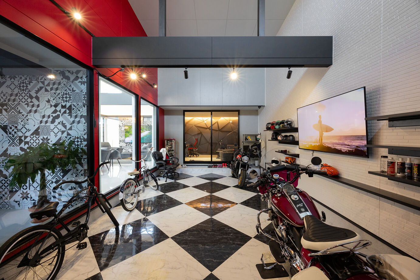 ビー・エル・ビルド　ビルド一級建築士事務所 【4000万円台/44.8坪/平屋/ガレージハウス】趣味のガレージが暮らしの中心にある、秘密基地のような平屋の建築実例画像1