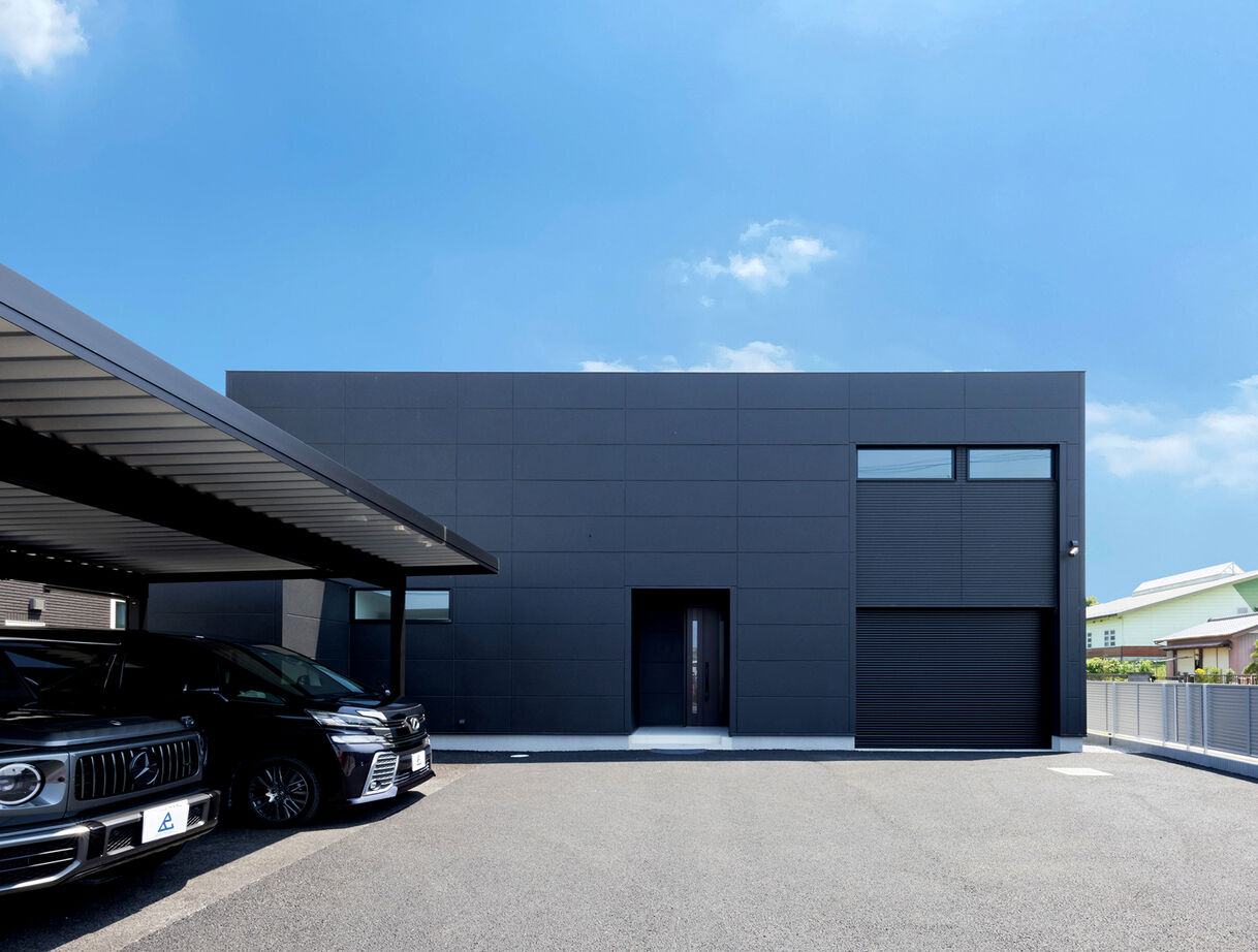 ビー・エル・ビルド　ビルド一級建築士事務所 【4000万円台/44.8坪/平屋/ガレージハウス】趣味のガレージが暮らしの中心にある、秘密基地のような平屋の建築実例画像2