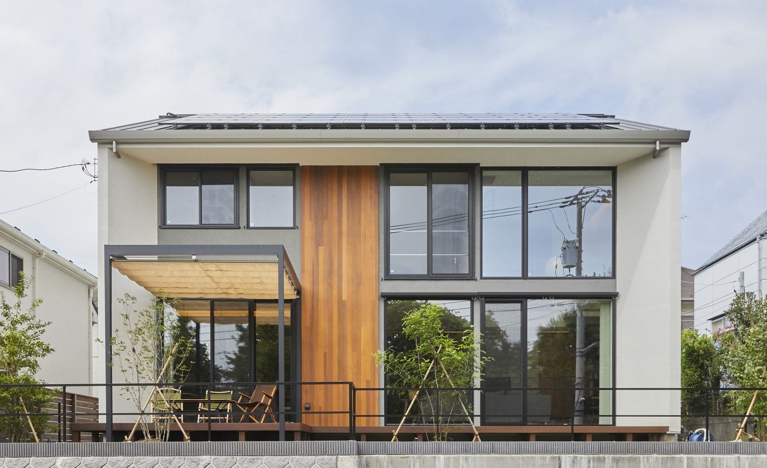 「未来を考える家」カーサ総研 【真冬でもエアコンいらず/HEAT20/G2.5/トリプルガラス/ダブル断熱】一年中、圧倒的な断熱性能に大満足。の建築実例画像2