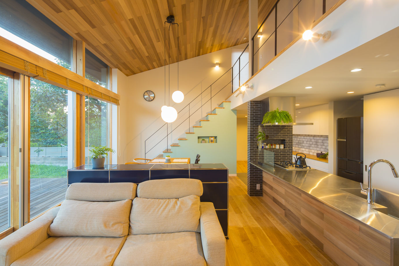 「未来を考える家」カーサ総研 【茅ケ崎市/HEAT20/G3/大空間/ダブル断熱/カフェ】本場ドイツ発祥。こだわり抜いた『本物』の高性能住宅。の建築実例画像2