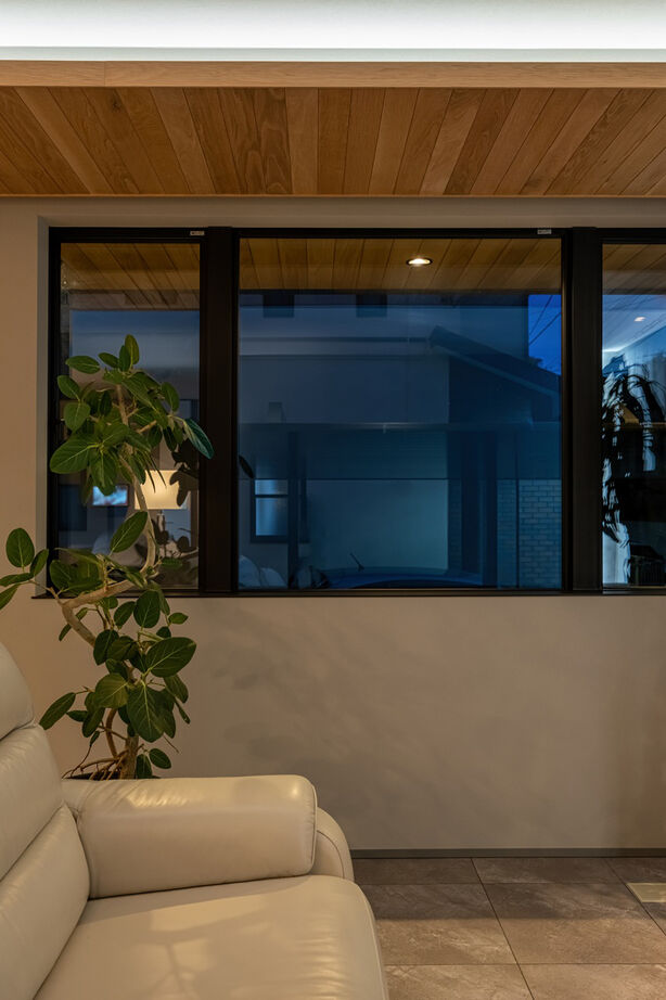 「未来を考える家」カーサ総研 【HEAT20 G2/UA値0.45/C値0.25】「100%イメージ通り！」と大絶賛のホテルライクな二世帯住宅の建築実例画像6