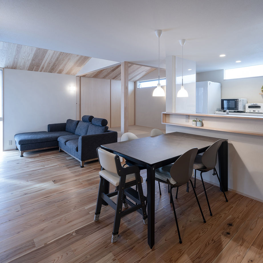 浜松建設 それぞれの居場所を彩る杉の家の建築実例画像2