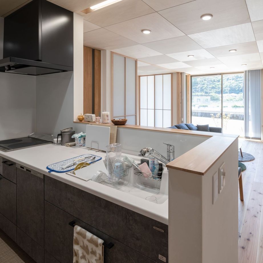 浜松建設 【約28坪/ウッドデッキ】家事楽動線と趣味がつながる平屋の家の建築実例画像2