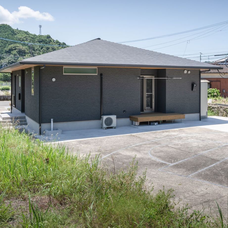 浜松建設 【約28坪/ウッドデッキ】家事楽動線と趣味がつながる平屋の家の建築実例画像4