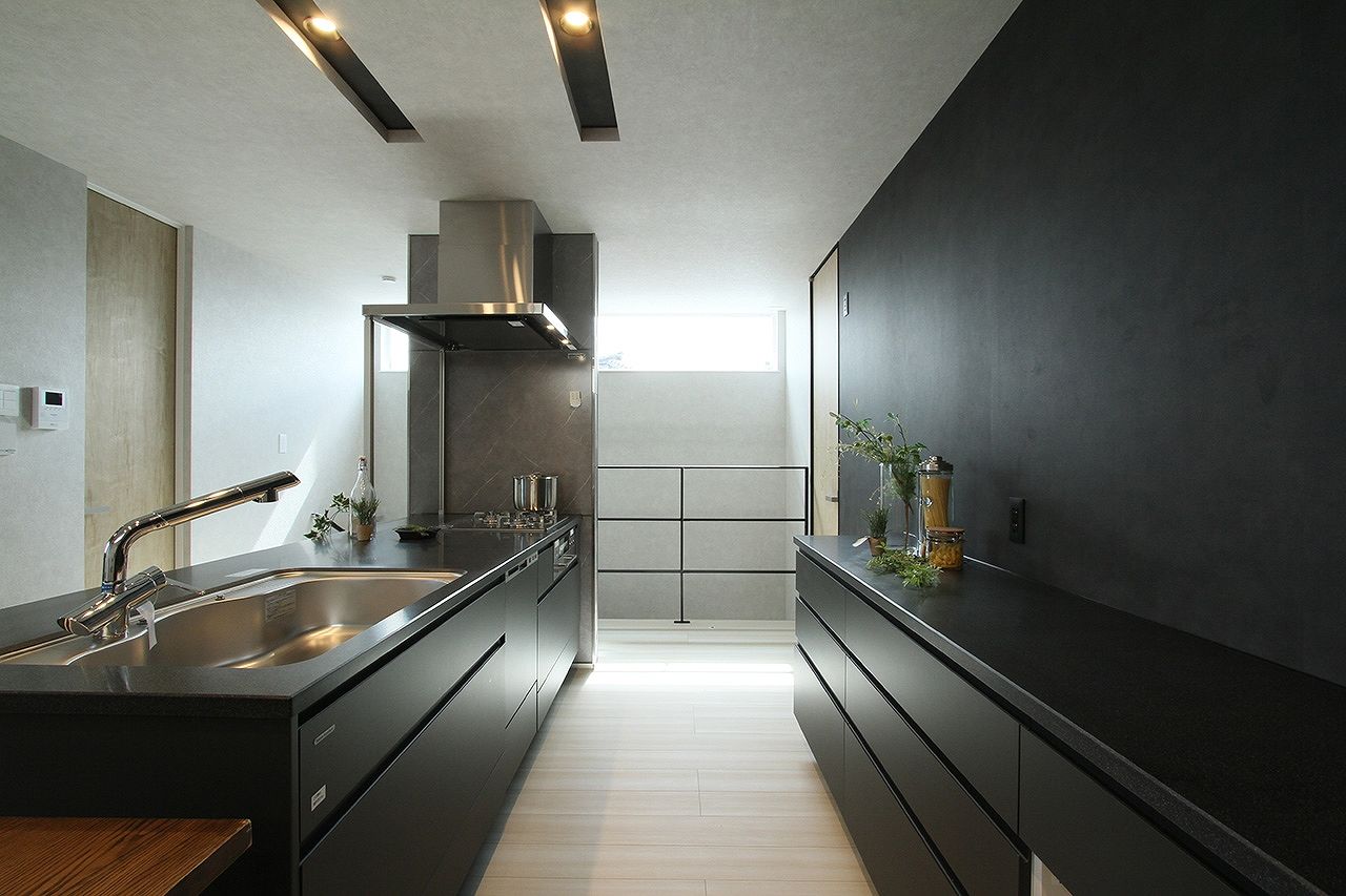 ハーバーハウス 木格子の勾配天井とモノトーンインテリアが魅せる、広い2階リビングの家の建築実例画像5