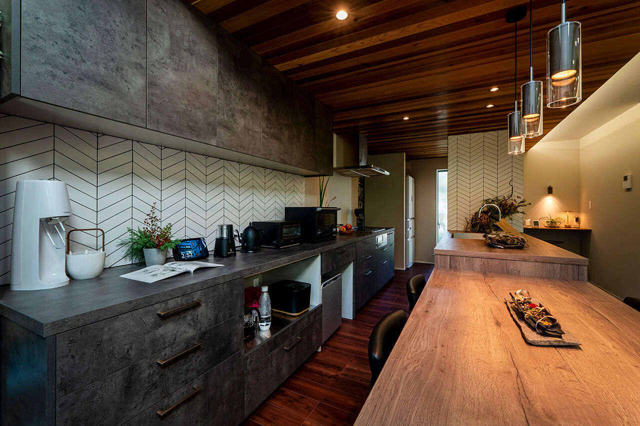 ハーバーハウス ホテルライクな住まい 25帖LDK×グラフテクトキッチン×タイルが映えるインテリアの建築実例画像4