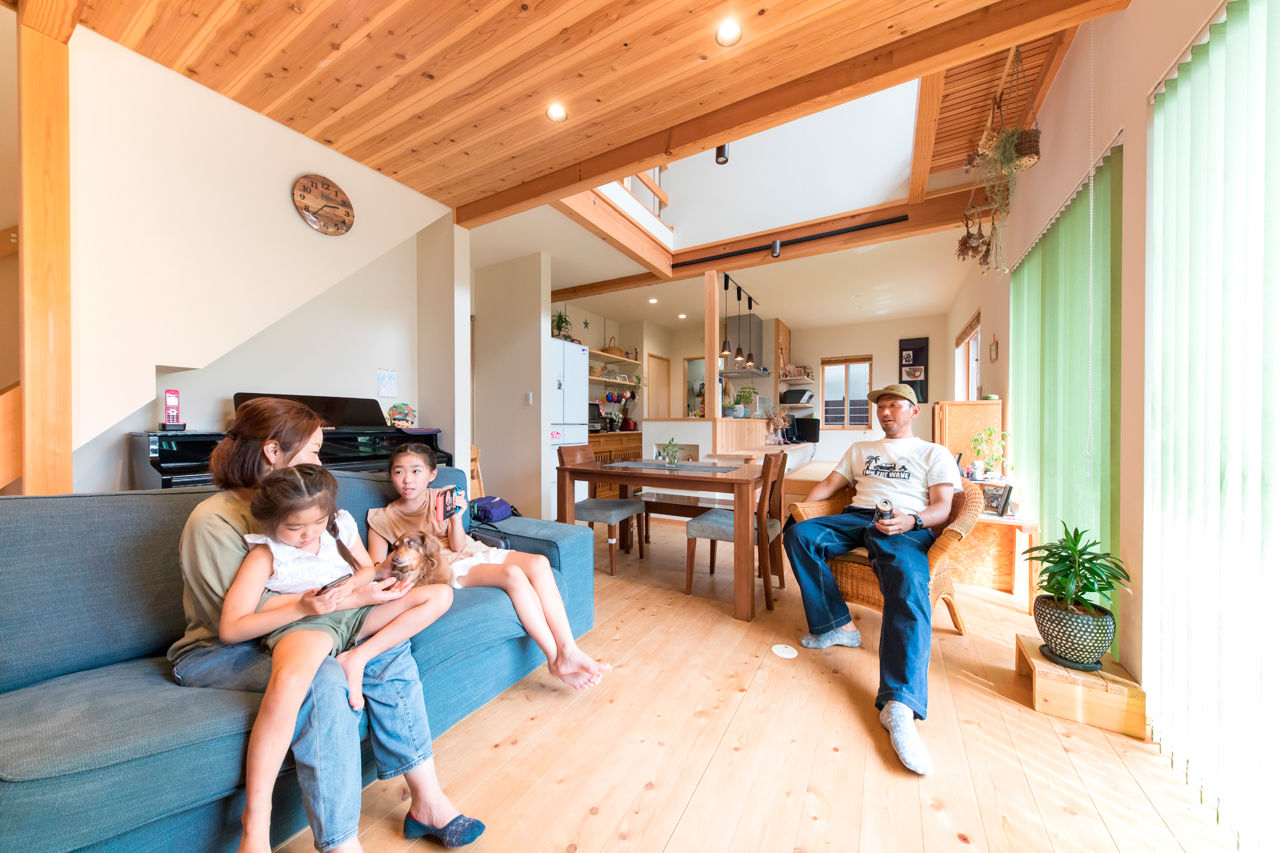 福工房 【2000万円台/2階建て/40坪台/5LDK/土間/間取り図】アウトドア好き家族が建てた国産ヒノキのカッコいい家の建築実例画像2