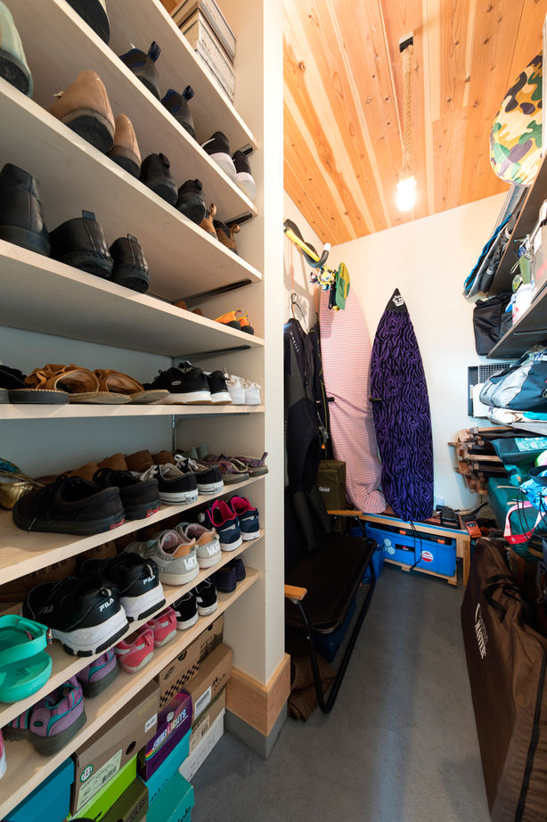 福工房 【2000万円台/2階建て/40坪台/5LDK/土間/間取り図】アウトドア好き家族が建てた国産ヒノキのカッコいい家の建築実例画像6