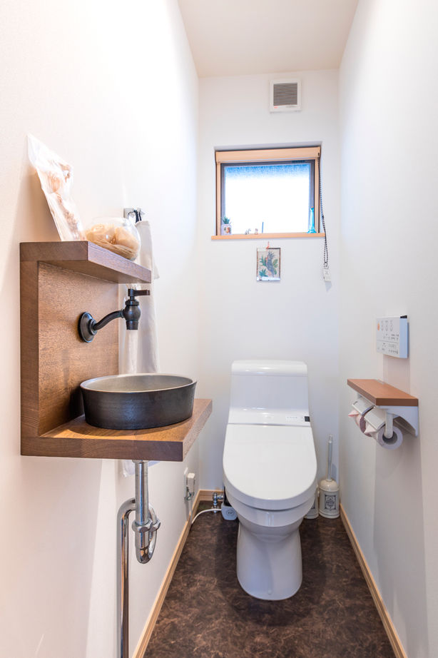 福工房 【2000万円台/2階建て/40坪台/5LDK/土間/間取り図】アウトドア好き家族が建てた国産ヒノキのカッコいい家の建築実例画像10