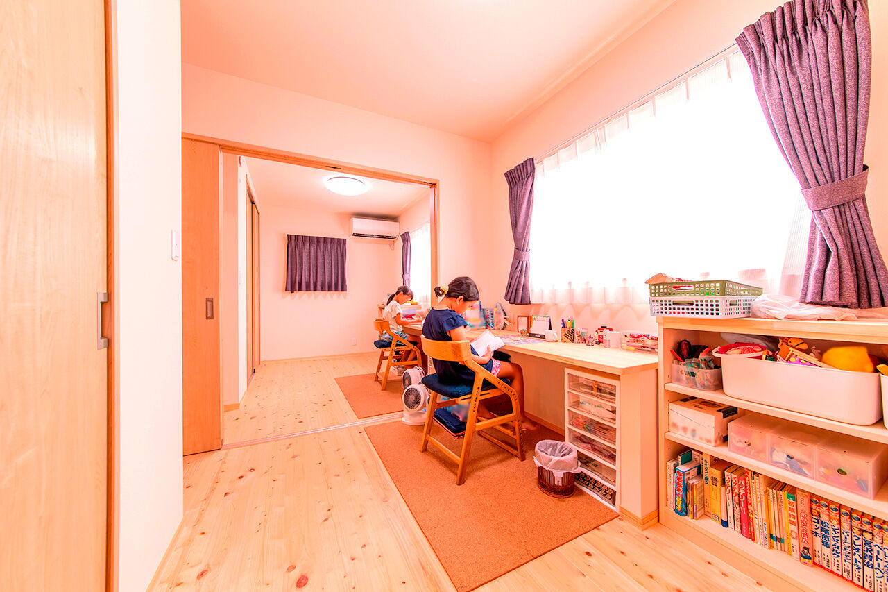 福工房 【平屋/30坪台/和風/駐車可/軒の深い平屋/理想の間取り】LDKの中心はヒノキの大黒柱。開放的な平屋住宅の建築実例画像8