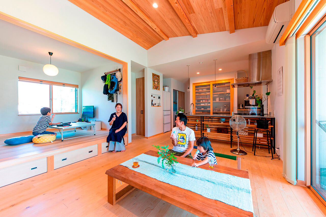 福工房 【平屋/30坪/ウッドデッキ/土間/理想の間取り】まるで森の中の別荘。自然とつながるウッドデッキのある平屋の建築実例画像2