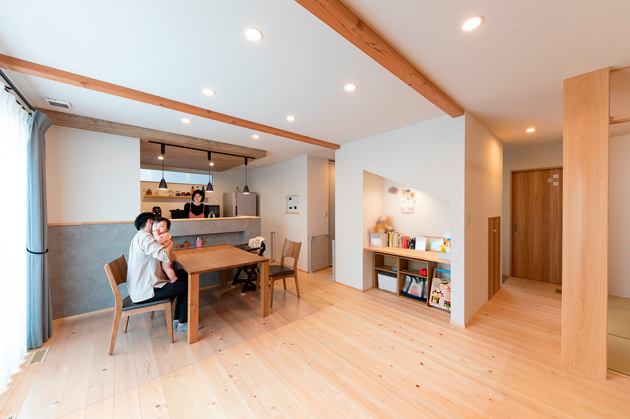 福工房 【30坪台/2階建て/全館空調/モダン】家事ラク間取りと行き止まりのない動線が◎ヒノキが香る子育て世代の家の建築実例画像1