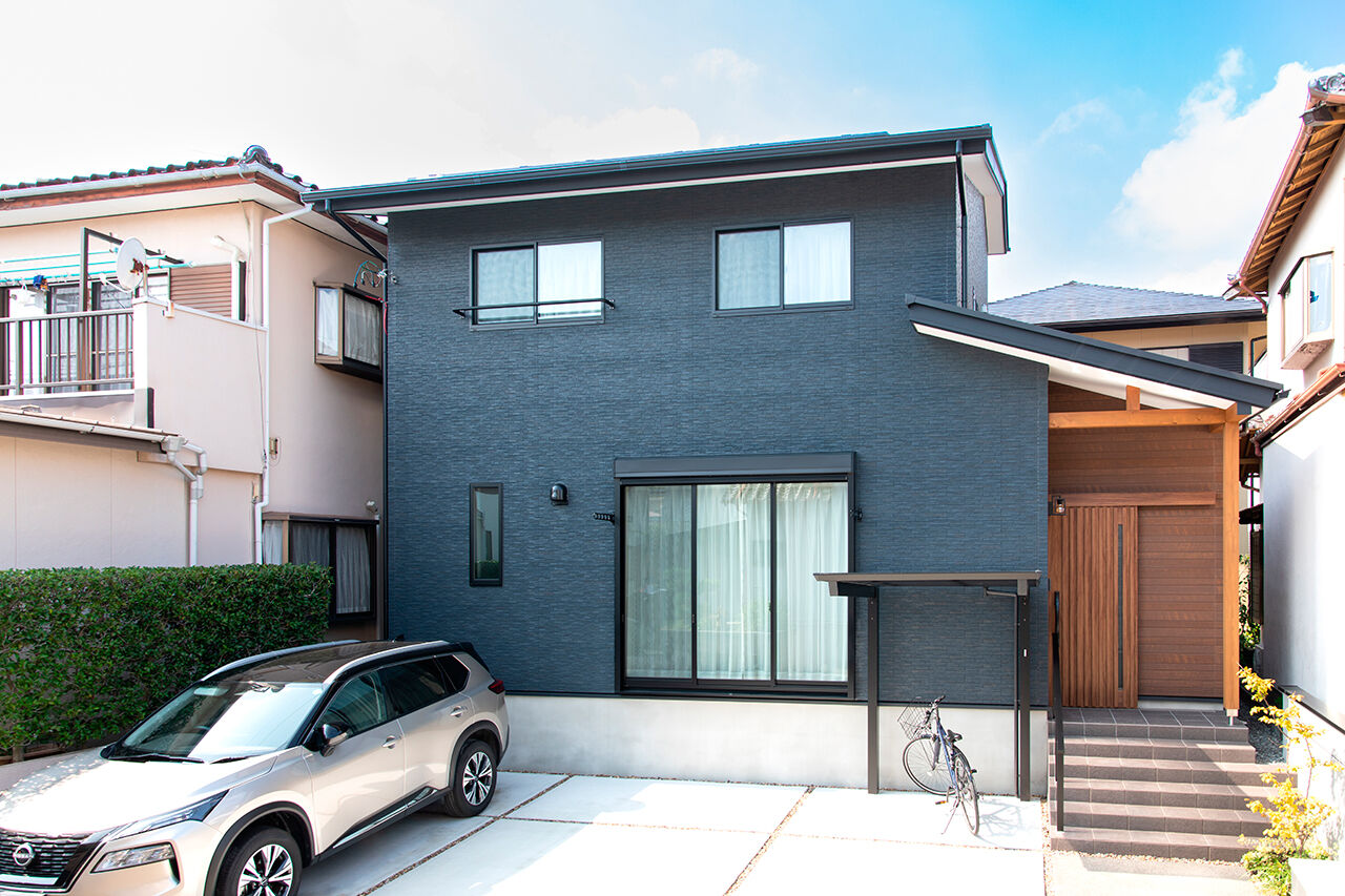 福工房 【30坪台/2階建て/全館空調/モダン】家事ラク間取りと行き止まりのない動線が◎ヒノキが香る子育て世代の家の建築実例画像2