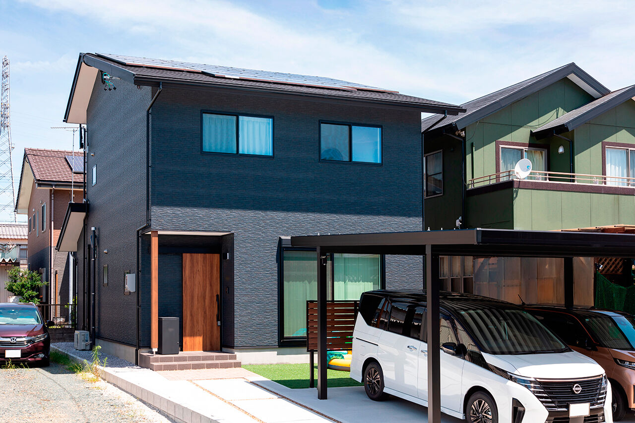 福工房 【30坪台/2階建て/全館空調/吹き抜け】回遊できて片付く間取りで家事も子育ても快適。小上がりも大活躍！の建築実例画像2