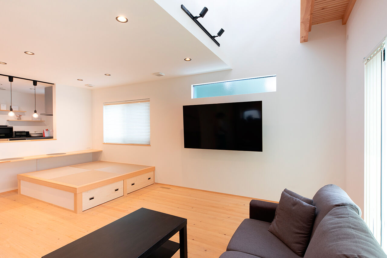 福工房 【30坪台/2階建て/全館空調/吹き抜け】回遊できて片付く間取りで家事も子育ても快適。小上がりも大活躍！の建築実例画像3