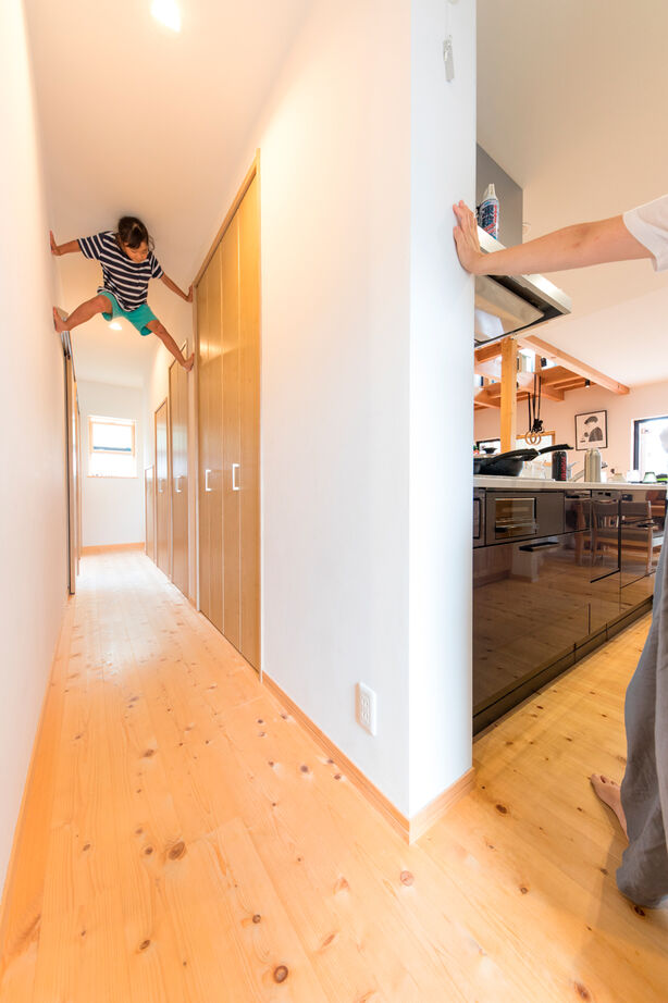 福工房 【2000万円台/2階建て/40坪/3LDK/吹き抜け/モダンな外観/間取り図】広い土間はアウトドア好きにぴったり！の建築実例画像6