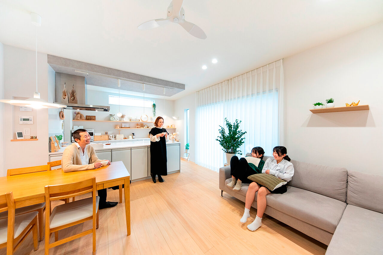 福工房 【40坪台/駐車スペース有/二世帯】収納たっぷり。家事ラク間取りも参考になるナチュラルモダンな二世帯住宅の建築実例画像2