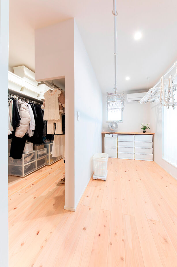 福工房 【40坪台/駐車スペース有/二世帯】収納たっぷり。家事ラク間取りも参考になるナチュラルモダンな二世帯住宅の建築実例画像4