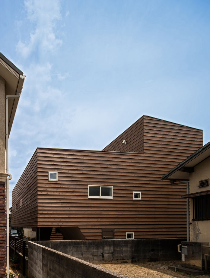 ココカラホーム　（ホームクリーン） 【中庭/旗竿地/建築家と建てる家】変形地に建てた木を囲んだ中庭のある遊び心のある家の建築実例画像5