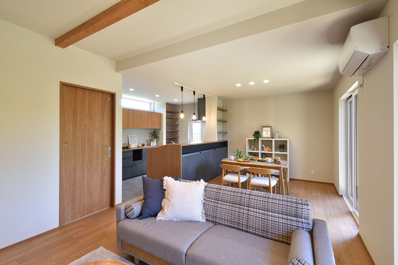 アルファホーム 【愛知県刈谷市｜オーダーキッチン】お気に入りのデザインに囲まれて暮らす、子育ての家の建築実例画像1