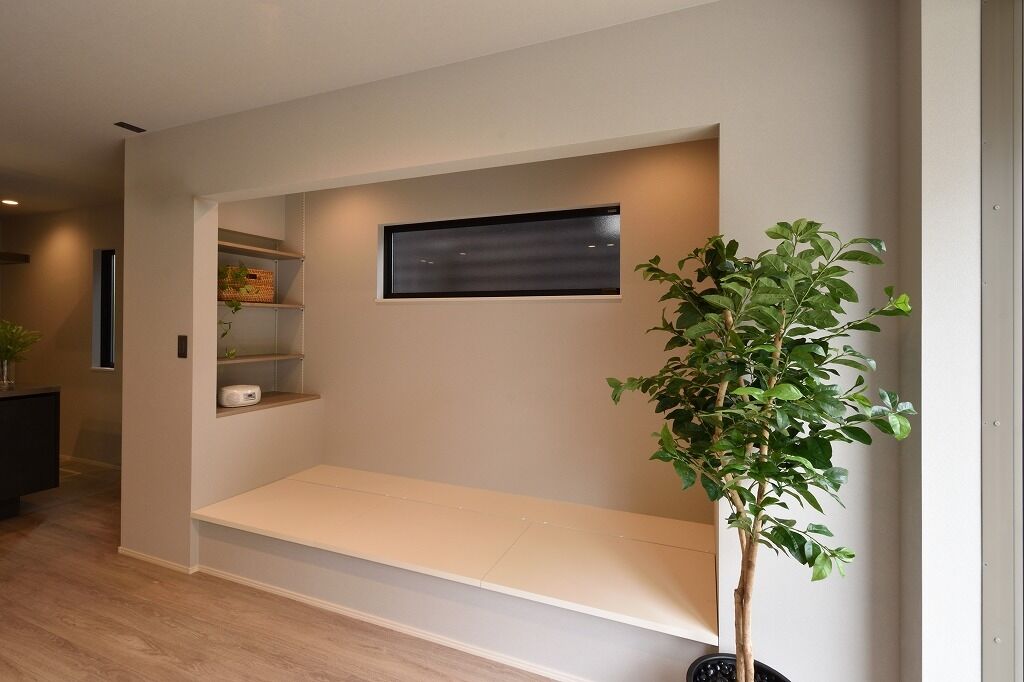 アルファホーム 【愛知県刈谷市｜土間｜ヌック】お庭と繋がる大きな窓とゆったりリビングの家の建築実例画像4