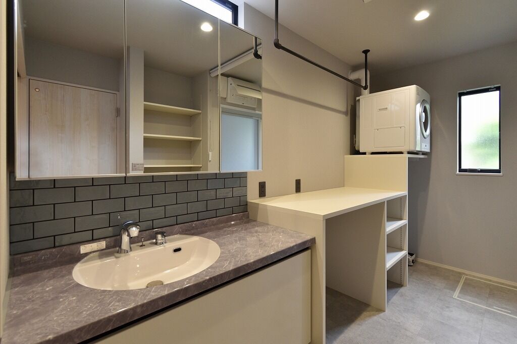 アルファホーム 【愛知県刈谷市｜土間｜ヌック】お庭と繋がる大きな窓とゆったりリビングの家の建築実例画像9