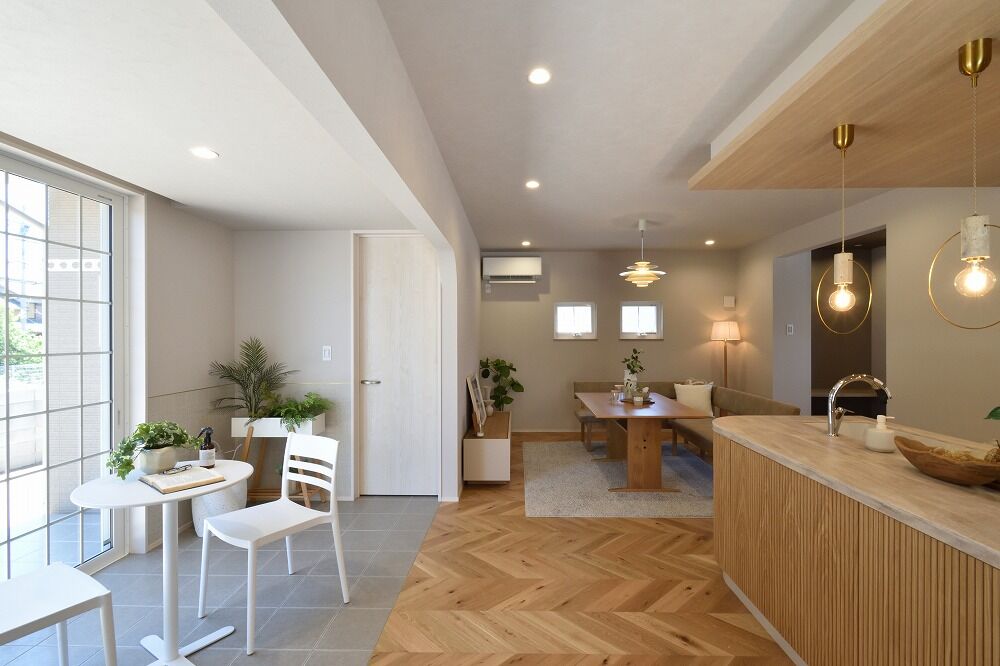 アルファホーム 【愛知県西尾市｜中庭｜土間】趣味を楽しむ平屋の建築実例画像2