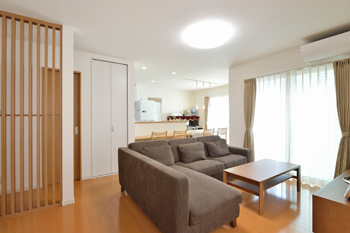 【RECO】敷島住宅　注文住宅課 【2000～2500万円/滋賀県】【間取図あり】家族が集まるルーフバルコニーと3人の子どもたちの個室のある家の建築実例画像5