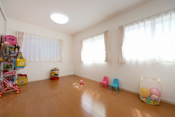 【RECO】敷島住宅　注文住宅課 【2000～2500万円/滋賀県】【間取図あり】家族が集まるルーフバルコニーと3人の子どもたちの個室のある家の建築実例画像8