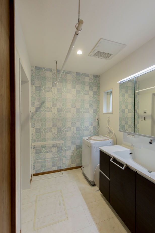 【RECO】敷島住宅　注文住宅課 【2000～2499万円/間取図あり/大阪府】大きな折上天井が開放的。外に出て寒さに驚くほど暖かくて快適！の建築実例画像5