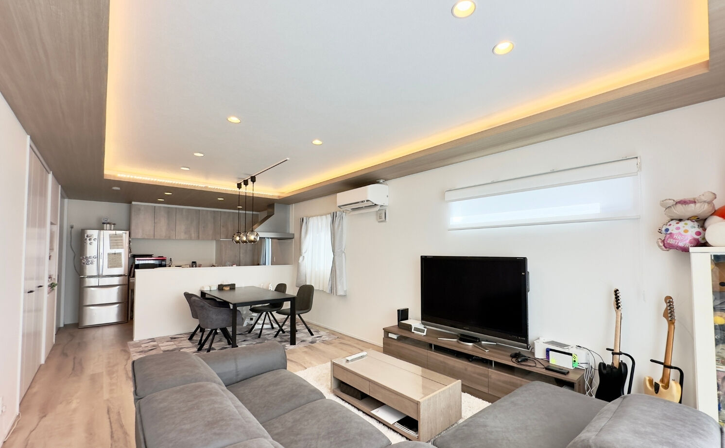 アルシティオプレミアム 【36.32坪/5人家族/2階建て】洗練された外観と間接照明が彩る、心地よい住まいの建築実例画像5