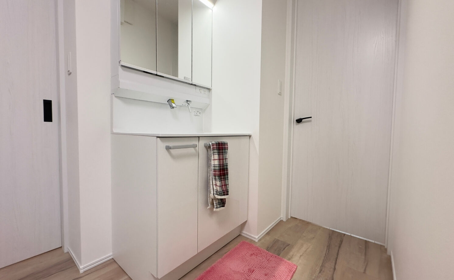 アルシティオプレミアム 【36.32坪/5人家族/2階建て】洗練された外観と間接照明が彩る、心地よい住まいの建築実例画像9