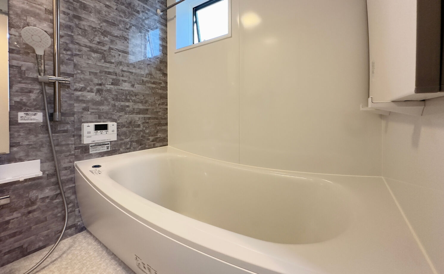 アルシティオプレミアム 【36.32坪/5人家族/2階建て】洗練された外観と間接照明が彩る、心地よい住まいの建築実例画像10