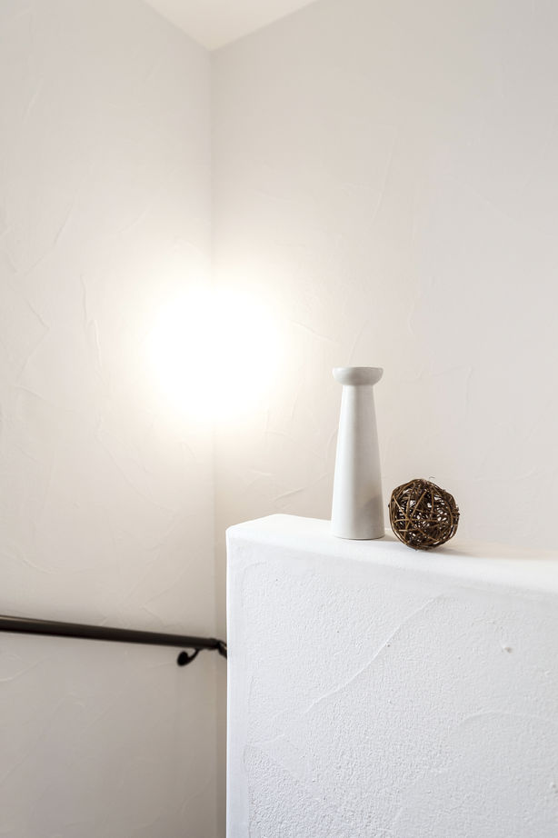 智建ホーム 敷地28坪に自然100％の漆喰。3階建て完全分離の2世帯住宅の建築実例画像8