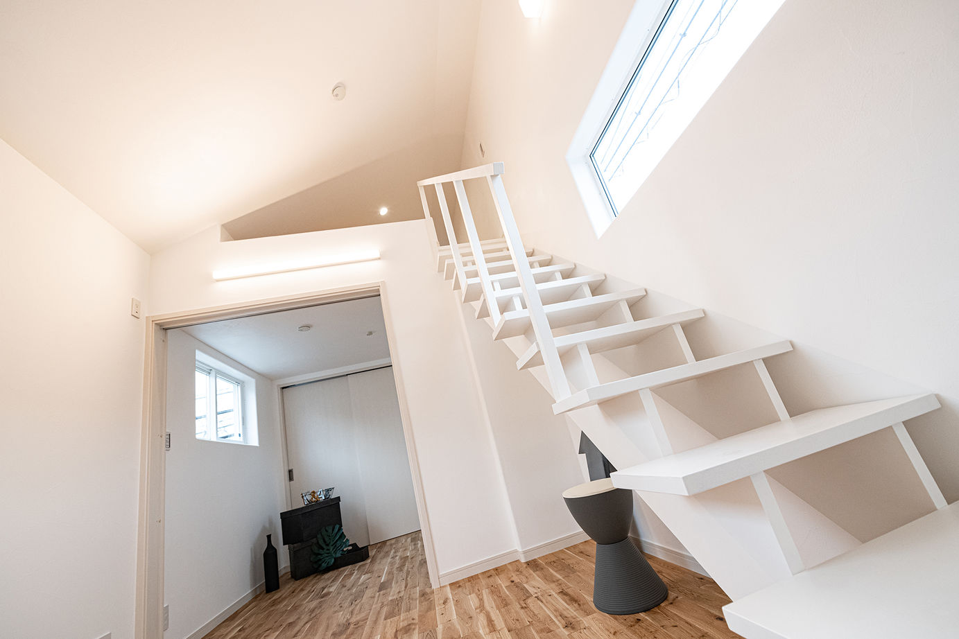 智建ホーム 【コンパクトハウス/高気密高断熱/自然素材】都心の敷地約11坪に建つおしゃれな狭小住宅の建築実例画像6