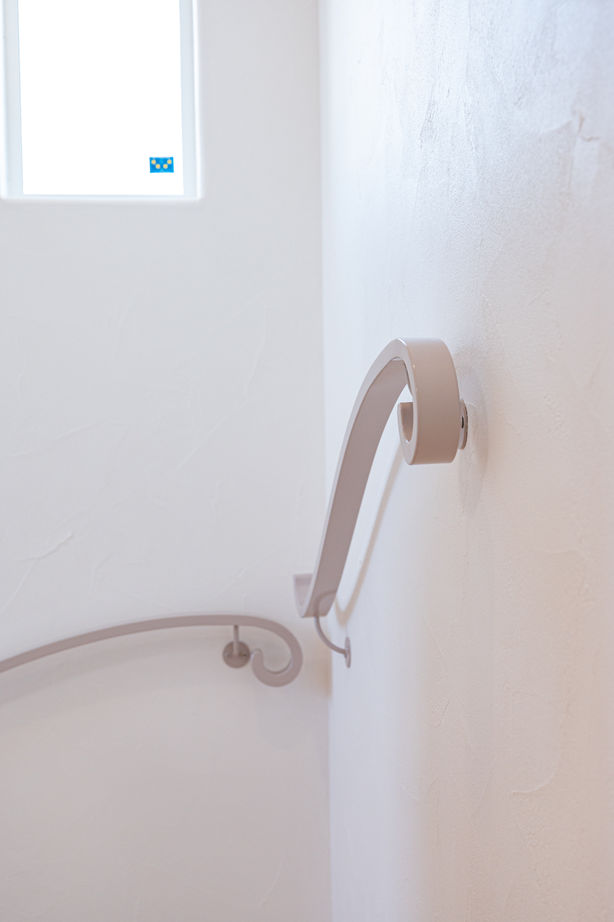 智建ホーム 【吹抜け/高気密高断熱/家事スペース】階段下ヌックのある大人かわいい家の建築実例画像7