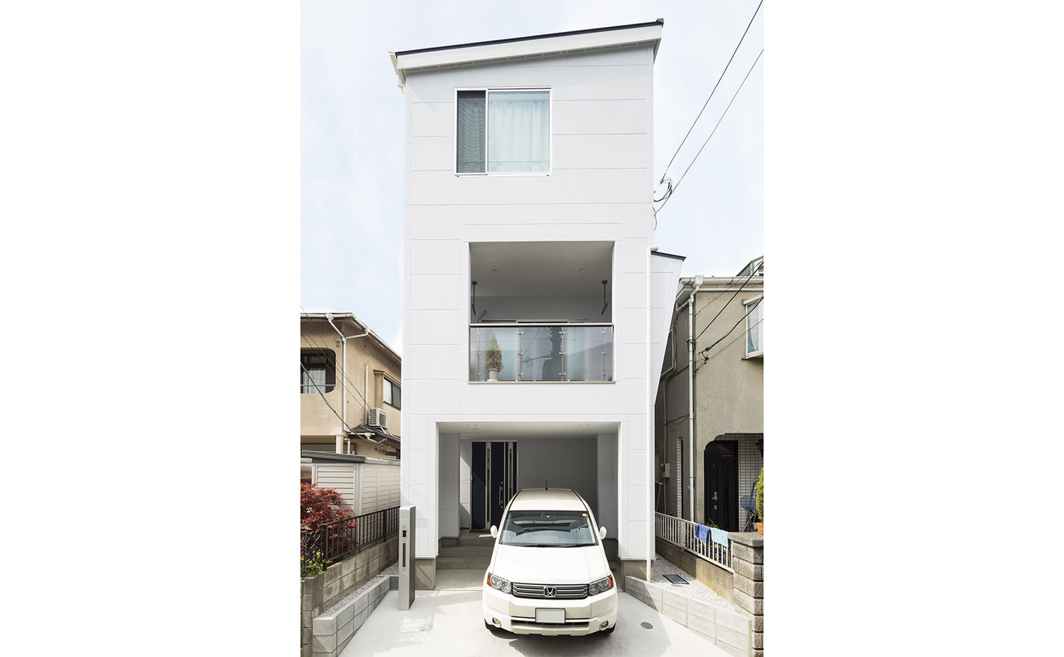 イオスホーム 【1000万円台/38坪/ガレージハウス/狭小住宅/間取り図】間口5mの狭小地で快適な暮らしを叶えた3階建て住宅の建築実例画像2