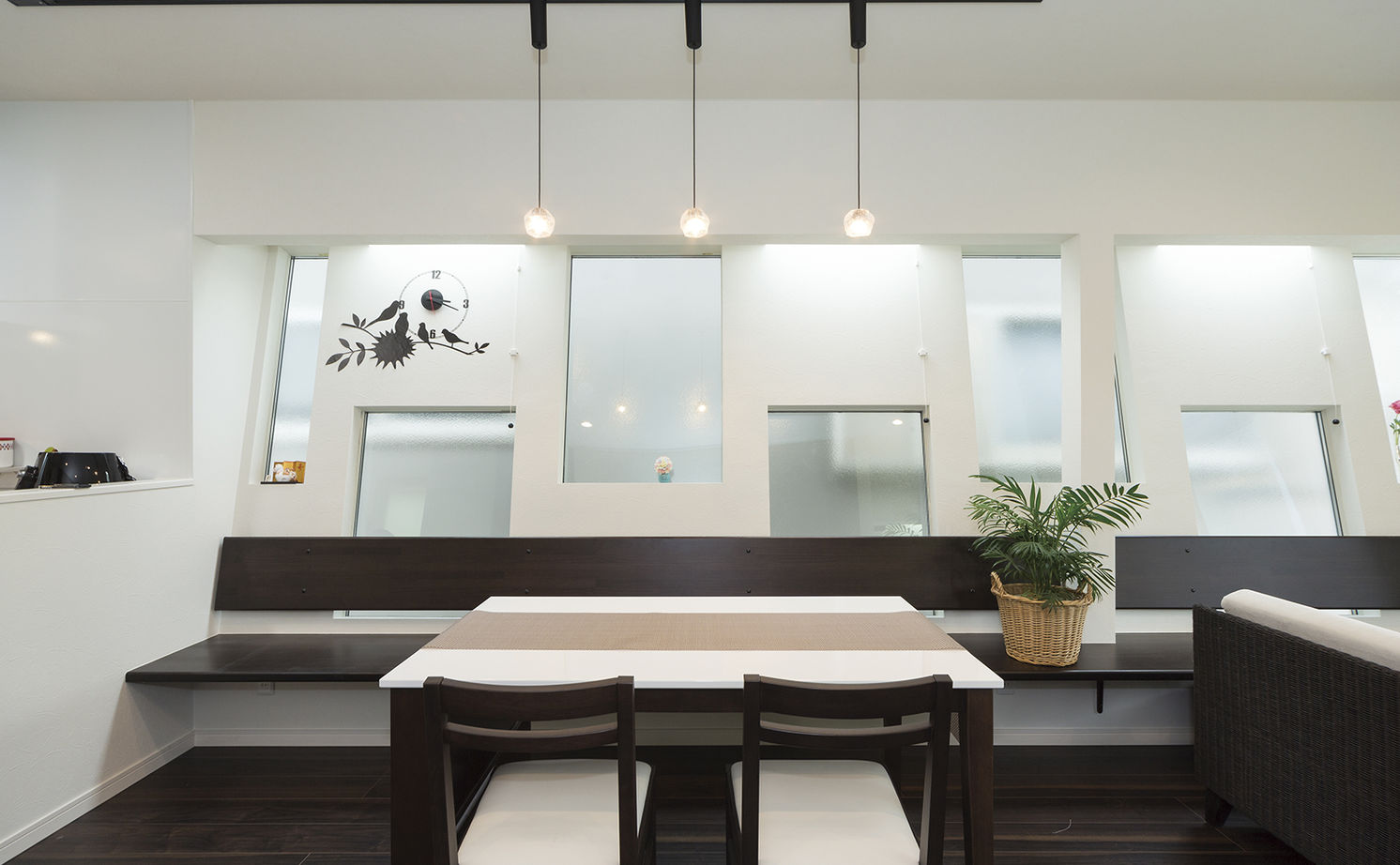 イオスホーム 【1000万円台/38坪/ガレージハウス/狭小住宅/間取り図】間口5mの狭小地で快適な暮らしを叶えた3階建て住宅の建築実例画像3